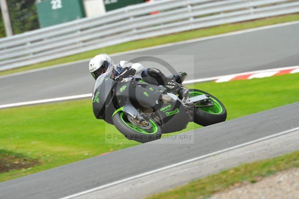 Motorcycle action photographs;Trackday digital images;event digital images;eventdigitalimages;no limits trackday;oulton park;oulton park circuit cheshire;oulton park photographs;peter wileman photography;trackday;trackday photos