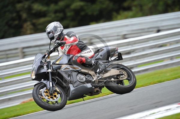 Motorcycle action photographs;Trackday digital images;event digital images;eventdigitalimages;no limits trackday;oulton park;oulton park circuit cheshire;oulton park photographs;peter wileman photography;trackday;trackday photos