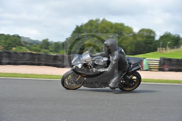 Motorcycle action photographs;Trackday digital images;event digital images;eventdigitalimages;no limits trackday;oulton park;oulton park circuit cheshire;oulton park photographs;peter wileman photography;trackday;trackday photos