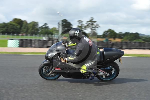 Motorcycle action photographs;Trackday digital images;event digital images;eventdigitalimages;no limits trackday;oulton park;oulton park circuit cheshire;oulton park photographs;peter wileman photography;trackday;trackday photos