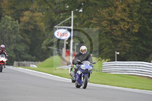 Motorcycle action photographs;Trackday digital images;event digital images;eventdigitalimages;no limits trackday;oulton park;oulton park circuit cheshire;oulton park photographs;peter wileman photography;trackday;trackday photos