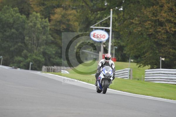 Motorcycle action photographs;Trackday digital images;event digital images;eventdigitalimages;no limits trackday;oulton park;oulton park circuit cheshire;oulton park photographs;peter wileman photography;trackday;trackday photos