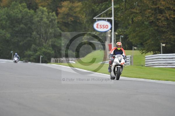 Motorcycle action photographs;Trackday digital images;event digital images;eventdigitalimages;no limits trackday;oulton park;oulton park circuit cheshire;oulton park photographs;peter wileman photography;trackday;trackday photos