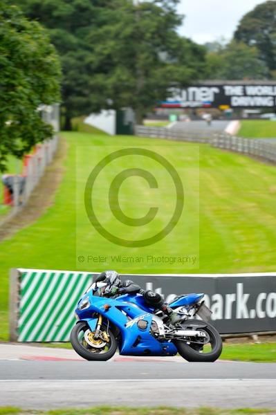 Motorcycle action photographs;Trackday digital images;event digital images;eventdigitalimages;no limits trackday;oulton park;oulton park circuit cheshire;oulton park photographs;peter wileman photography;trackday;trackday photos