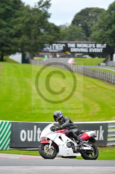 Motorcycle action photographs;Trackday digital images;event digital images;eventdigitalimages;no limits trackday;oulton park;oulton park circuit cheshire;oulton park photographs;peter wileman photography;trackday;trackday photos