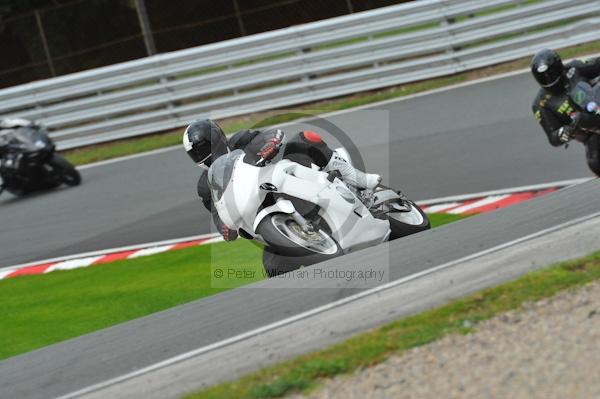 Motorcycle action photographs;Trackday digital images;event digital images;eventdigitalimages;no limits trackday;oulton park;oulton park circuit cheshire;oulton park photographs;peter wileman photography;trackday;trackday photos