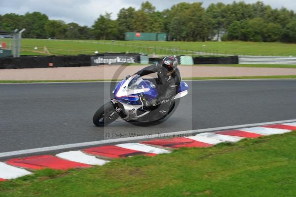 Motorcycle action photographs;Trackday digital images;event digital images;eventdigitalimages;no limits trackday;oulton park;oulton park circuit cheshire;oulton park photographs;peter wileman photography;trackday;trackday photos