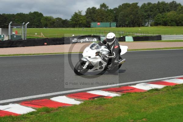 Motorcycle action photographs;Trackday digital images;event digital images;eventdigitalimages;no limits trackday;oulton park;oulton park circuit cheshire;oulton park photographs;peter wileman photography;trackday;trackday photos