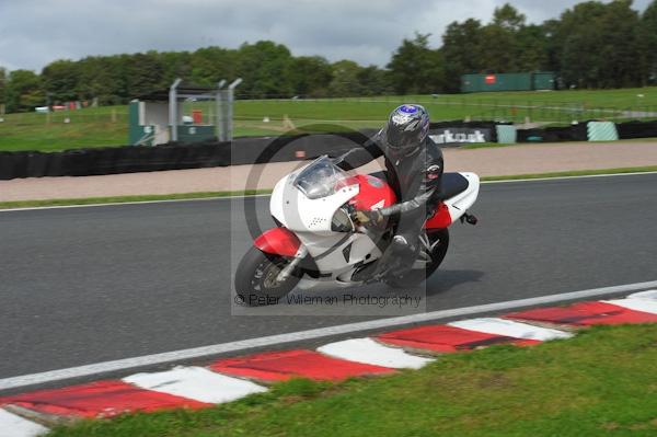 Motorcycle action photographs;Trackday digital images;event digital images;eventdigitalimages;no limits trackday;oulton park;oulton park circuit cheshire;oulton park photographs;peter wileman photography;trackday;trackday photos