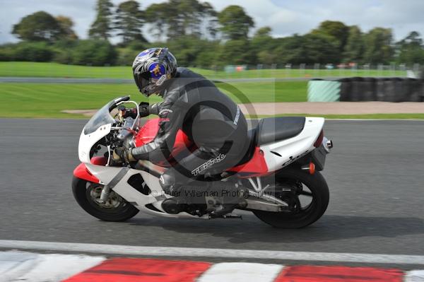 Motorcycle action photographs;Trackday digital images;event digital images;eventdigitalimages;no limits trackday;oulton park;oulton park circuit cheshire;oulton park photographs;peter wileman photography;trackday;trackday photos