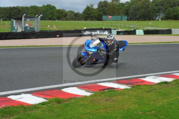 Motorcycle action photographs;Trackday digital images;event digital images;eventdigitalimages;no limits trackday;oulton park;oulton park circuit cheshire;oulton park photographs;peter wileman photography;trackday;trackday photos