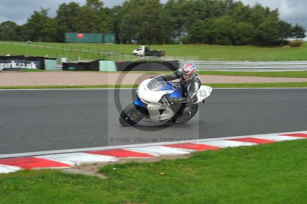 Motorcycle action photographs;Trackday digital images;event digital images;eventdigitalimages;no limits trackday;oulton park;oulton park circuit cheshire;oulton park photographs;peter wileman photography;trackday;trackday photos