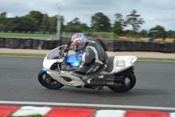 Motorcycle action photographs;Trackday digital images;event digital images;eventdigitalimages;no limits trackday;oulton park;oulton park circuit cheshire;oulton park photographs;peter wileman photography;trackday;trackday photos