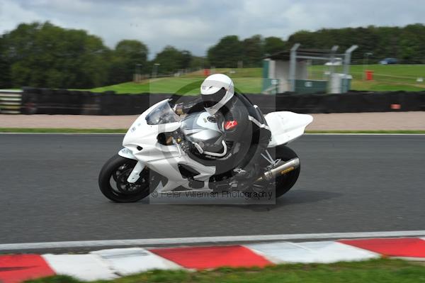 Motorcycle action photographs;Trackday digital images;event digital images;eventdigitalimages;no limits trackday;oulton park;oulton park circuit cheshire;oulton park photographs;peter wileman photography;trackday;trackday photos