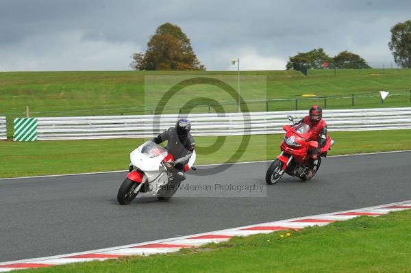 Motorcycle action photographs;Trackday digital images;event digital images;eventdigitalimages;no limits trackday;oulton park;oulton park circuit cheshire;oulton park photographs;peter wileman photography;trackday;trackday photos