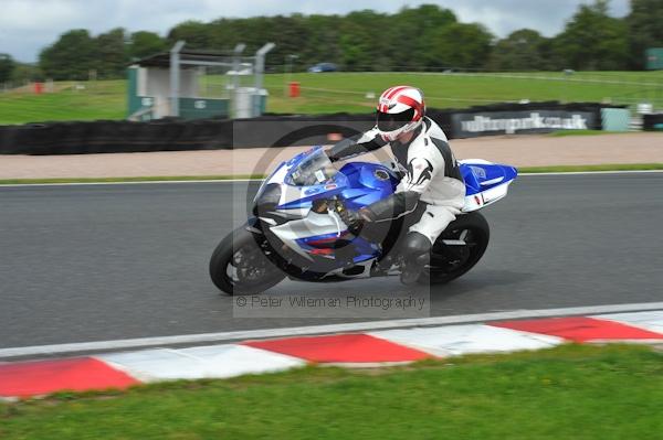 Motorcycle action photographs;Trackday digital images;event digital images;eventdigitalimages;no limits trackday;oulton park;oulton park circuit cheshire;oulton park photographs;peter wileman photography;trackday;trackday photos