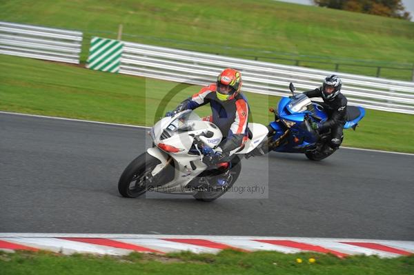 Motorcycle action photographs;Trackday digital images;event digital images;eventdigitalimages;no limits trackday;oulton park;oulton park circuit cheshire;oulton park photographs;peter wileman photography;trackday;trackday photos