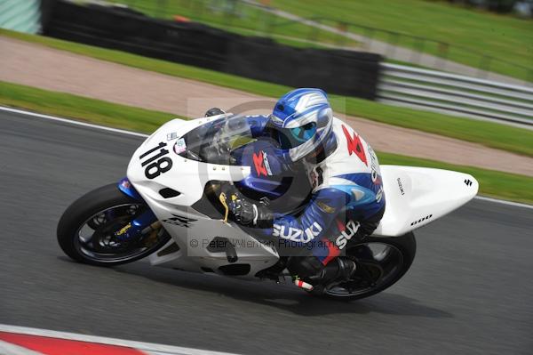 Motorcycle action photographs;Trackday digital images;event digital images;eventdigitalimages;no limits trackday;oulton park;oulton park circuit cheshire;oulton park photographs;peter wileman photography;trackday;trackday photos