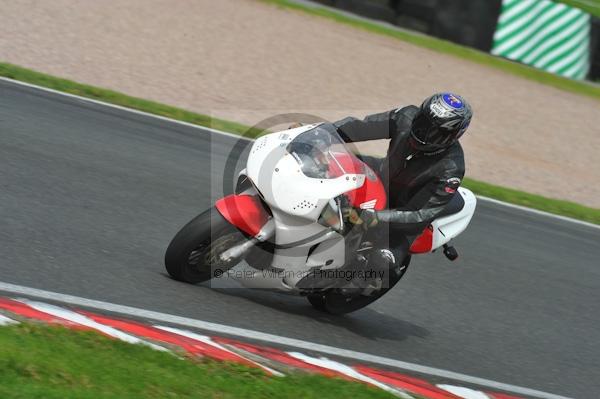 Motorcycle action photographs;Trackday digital images;event digital images;eventdigitalimages;no limits trackday;oulton park;oulton park circuit cheshire;oulton park photographs;peter wileman photography;trackday;trackday photos