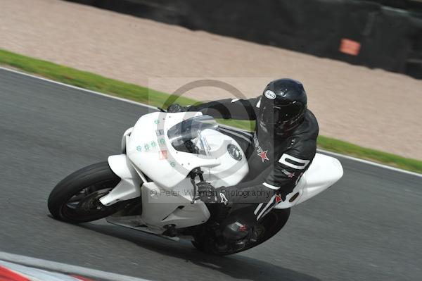 Motorcycle action photographs;Trackday digital images;event digital images;eventdigitalimages;no limits trackday;oulton park;oulton park circuit cheshire;oulton park photographs;peter wileman photography;trackday;trackday photos