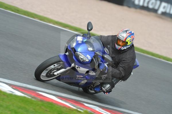 Motorcycle action photographs;Trackday digital images;event digital images;eventdigitalimages;no limits trackday;oulton park;oulton park circuit cheshire;oulton park photographs;peter wileman photography;trackday;trackday photos