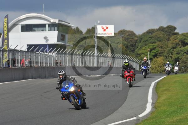 Motorcycle action photographs;Trackday digital images;event digital images;eventdigitalimages;no limits trackday;oulton park;oulton park circuit cheshire;oulton park photographs;peter wileman photography;trackday;trackday photos