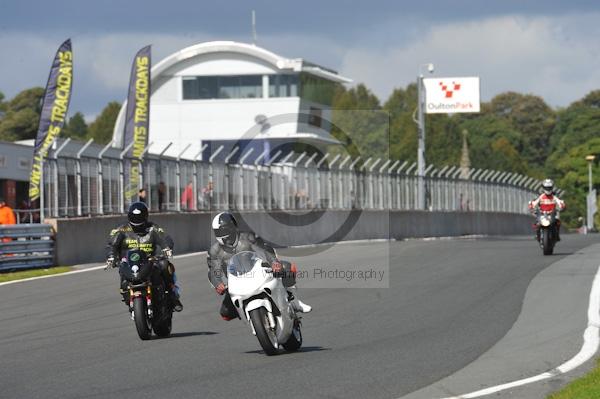 Motorcycle action photographs;Trackday digital images;event digital images;eventdigitalimages;no limits trackday;oulton park;oulton park circuit cheshire;oulton park photographs;peter wileman photography;trackday;trackday photos