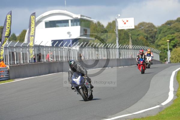 Motorcycle action photographs;Trackday digital images;event digital images;eventdigitalimages;no limits trackday;oulton park;oulton park circuit cheshire;oulton park photographs;peter wileman photography;trackday;trackday photos