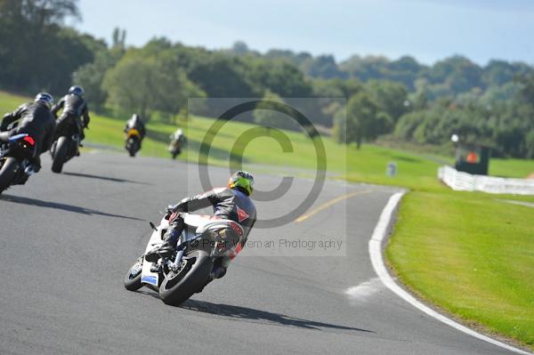 Motorcycle action photographs;Trackday digital images;event digital images;eventdigitalimages;no limits trackday;oulton park;oulton park circuit cheshire;oulton park photographs;peter wileman photography;trackday;trackday photos