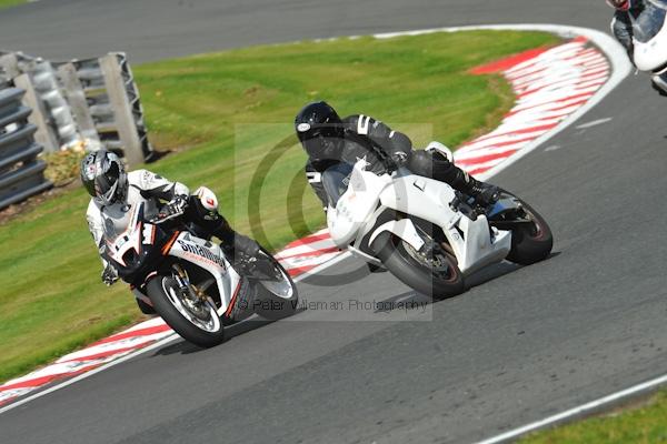 Motorcycle action photographs;Trackday digital images;event digital images;eventdigitalimages;no limits trackday;oulton park;oulton park circuit cheshire;oulton park photographs;peter wileman photography;trackday;trackday photos