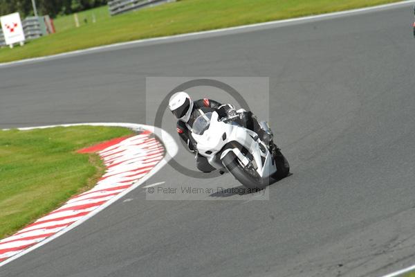 Motorcycle action photographs;Trackday digital images;event digital images;eventdigitalimages;no limits trackday;oulton park;oulton park circuit cheshire;oulton park photographs;peter wileman photography;trackday;trackday photos