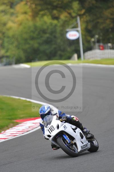 Motorcycle action photographs;Trackday digital images;event digital images;eventdigitalimages;no limits trackday;oulton park;oulton park circuit cheshire;oulton park photographs;peter wileman photography;trackday;trackday photos