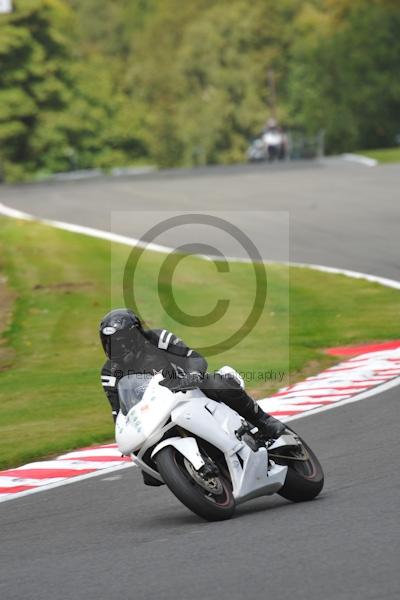 Motorcycle action photographs;Trackday digital images;event digital images;eventdigitalimages;no limits trackday;oulton park;oulton park circuit cheshire;oulton park photographs;peter wileman photography;trackday;trackday photos