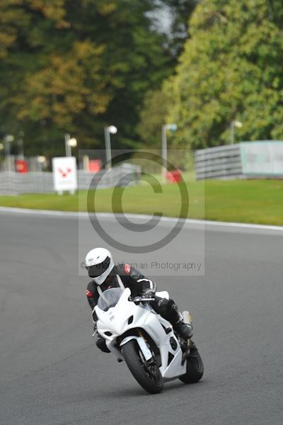 Motorcycle action photographs;Trackday digital images;event digital images;eventdigitalimages;no limits trackday;oulton park;oulton park circuit cheshire;oulton park photographs;peter wileman photography;trackday;trackday photos