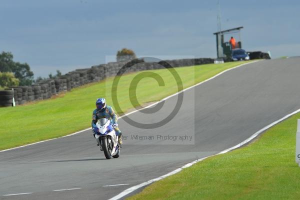 Motorcycle action photographs;Trackday digital images;event digital images;eventdigitalimages;no limits trackday;oulton park;oulton park circuit cheshire;oulton park photographs;peter wileman photography;trackday;trackday photos