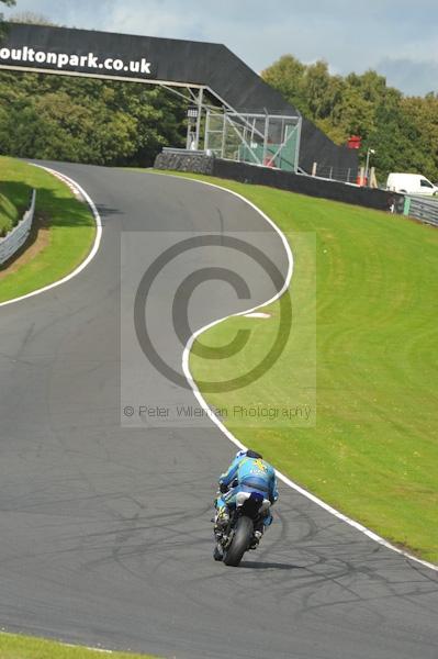 Motorcycle action photographs;Trackday digital images;event digital images;eventdigitalimages;no limits trackday;oulton park;oulton park circuit cheshire;oulton park photographs;peter wileman photography;trackday;trackday photos