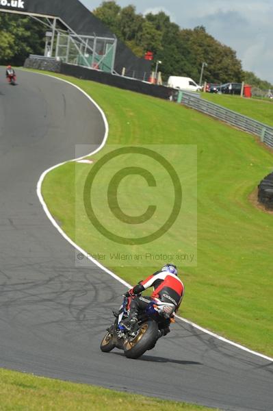 Motorcycle action photographs;Trackday digital images;event digital images;eventdigitalimages;no limits trackday;oulton park;oulton park circuit cheshire;oulton park photographs;peter wileman photography;trackday;trackday photos