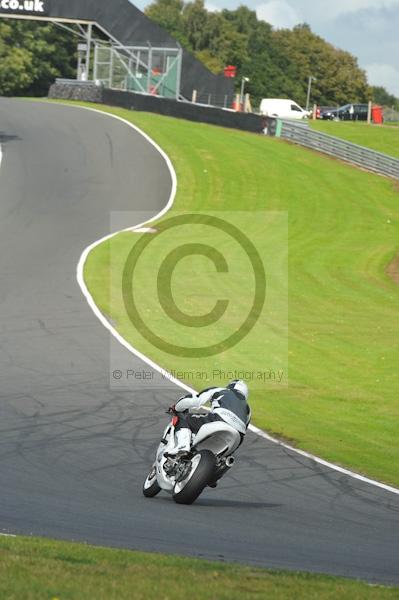 Motorcycle action photographs;Trackday digital images;event digital images;eventdigitalimages;no limits trackday;oulton park;oulton park circuit cheshire;oulton park photographs;peter wileman photography;trackday;trackday photos