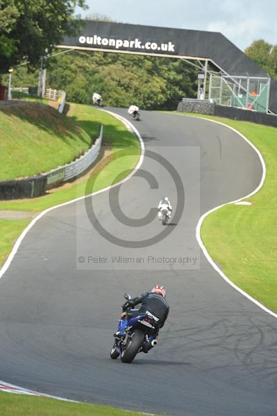 Motorcycle action photographs;Trackday digital images;event digital images;eventdigitalimages;no limits trackday;oulton park;oulton park circuit cheshire;oulton park photographs;peter wileman photography;trackday;trackday photos