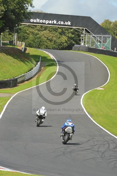 Motorcycle action photographs;Trackday digital images;event digital images;eventdigitalimages;no limits trackday;oulton park;oulton park circuit cheshire;oulton park photographs;peter wileman photography;trackday;trackday photos