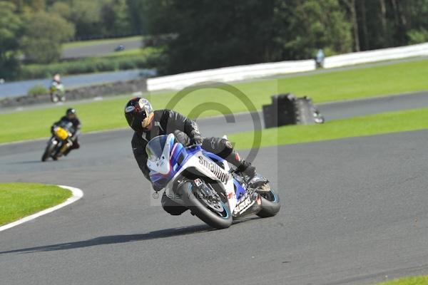 Motorcycle action photographs;Trackday digital images;event digital images;eventdigitalimages;no limits trackday;oulton park;oulton park circuit cheshire;oulton park photographs;peter wileman photography;trackday;trackday photos