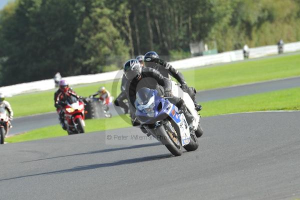 Motorcycle action photographs;Trackday digital images;event digital images;eventdigitalimages;no limits trackday;oulton park;oulton park circuit cheshire;oulton park photographs;peter wileman photography;trackday;trackday photos