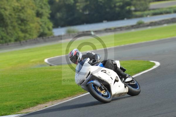 Motorcycle action photographs;Trackday digital images;event digital images;eventdigitalimages;no limits trackday;oulton park;oulton park circuit cheshire;oulton park photographs;peter wileman photography;trackday;trackday photos