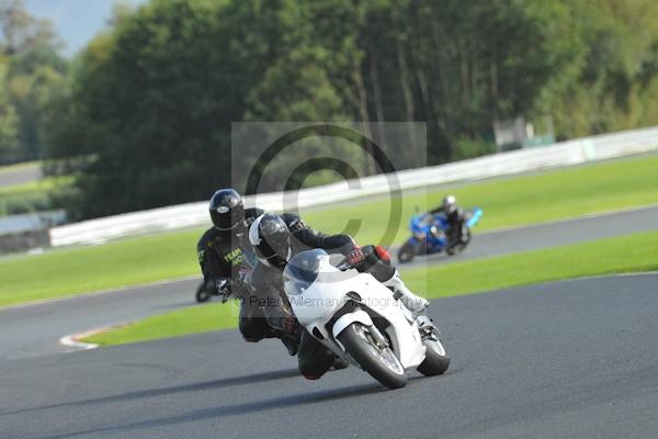 Motorcycle action photographs;Trackday digital images;event digital images;eventdigitalimages;no limits trackday;oulton park;oulton park circuit cheshire;oulton park photographs;peter wileman photography;trackday;trackday photos