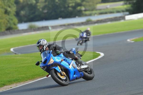 Motorcycle action photographs;Trackday digital images;event digital images;eventdigitalimages;no limits trackday;oulton park;oulton park circuit cheshire;oulton park photographs;peter wileman photography;trackday;trackday photos