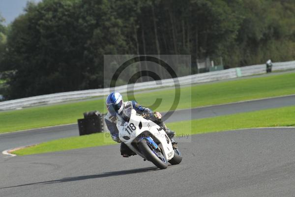 Motorcycle action photographs;Trackday digital images;event digital images;eventdigitalimages;no limits trackday;oulton park;oulton park circuit cheshire;oulton park photographs;peter wileman photography;trackday;trackday photos