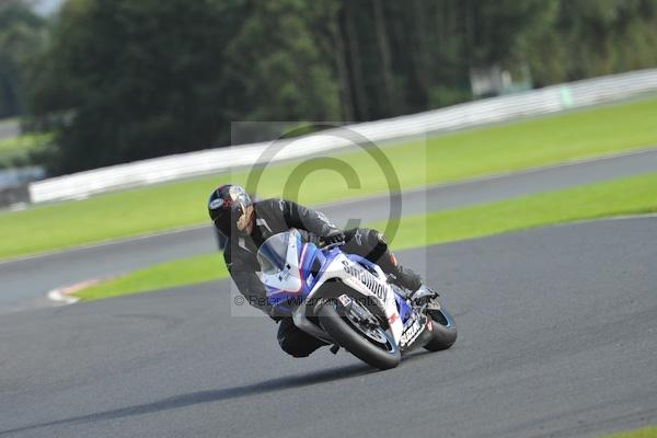 Motorcycle action photographs;Trackday digital images;event digital images;eventdigitalimages;no limits trackday;oulton park;oulton park circuit cheshire;oulton park photographs;peter wileman photography;trackday;trackday photos