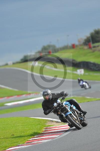 Motorcycle action photographs;Trackday digital images;event digital images;eventdigitalimages;no limits trackday;oulton park;oulton park circuit cheshire;oulton park photographs;peter wileman photography;trackday;trackday photos