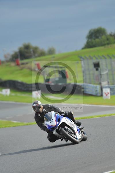 Motorcycle action photographs;Trackday digital images;event digital images;eventdigitalimages;no limits trackday;oulton park;oulton park circuit cheshire;oulton park photographs;peter wileman photography;trackday;trackday photos