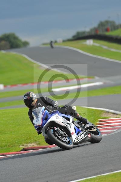 Motorcycle action photographs;Trackday digital images;event digital images;eventdigitalimages;no limits trackday;oulton park;oulton park circuit cheshire;oulton park photographs;peter wileman photography;trackday;trackday photos